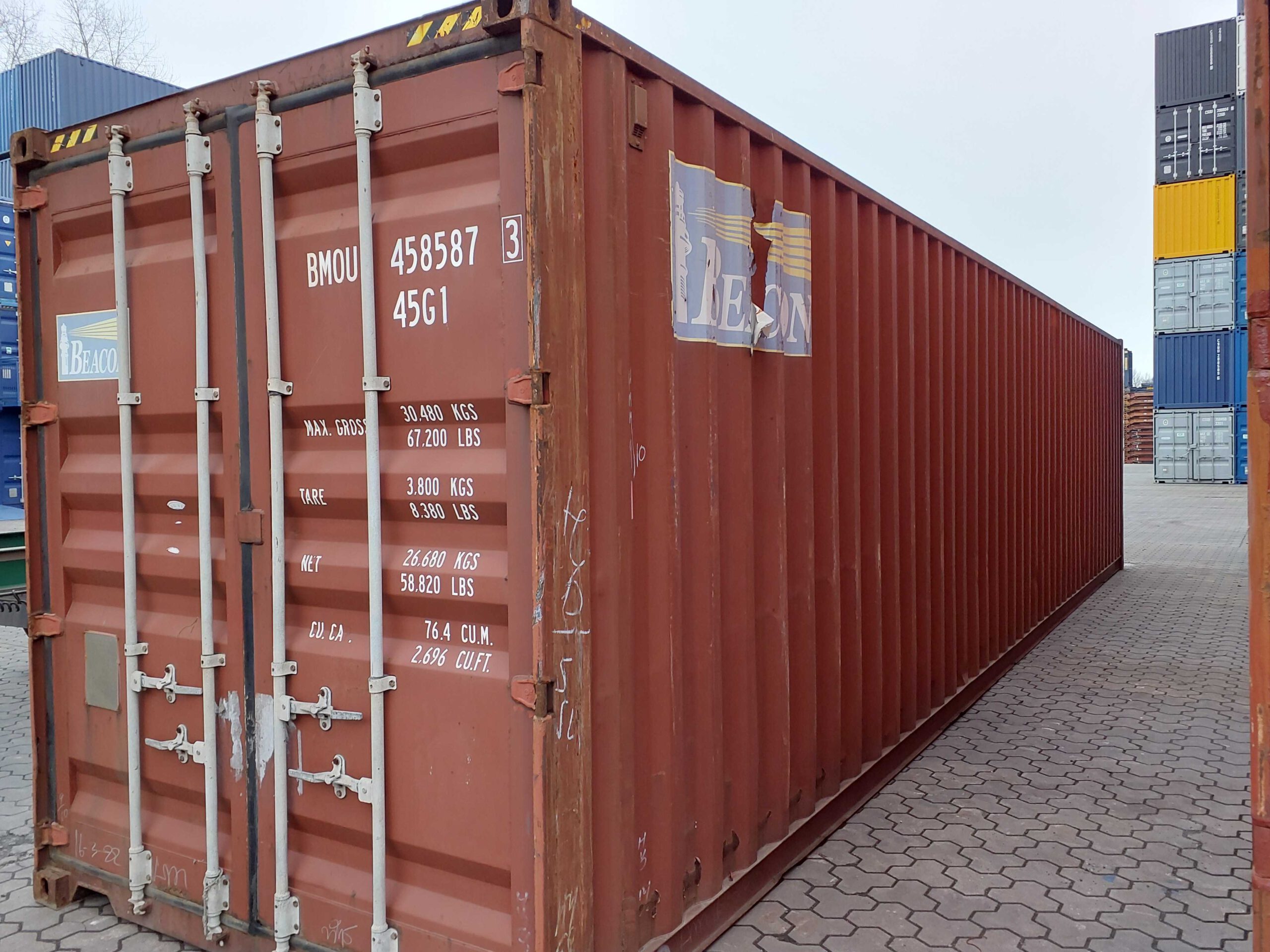 40-Fu&szlig;-Seecontainer f&uuml;r lange L&auml;rmschutzw&auml;nde