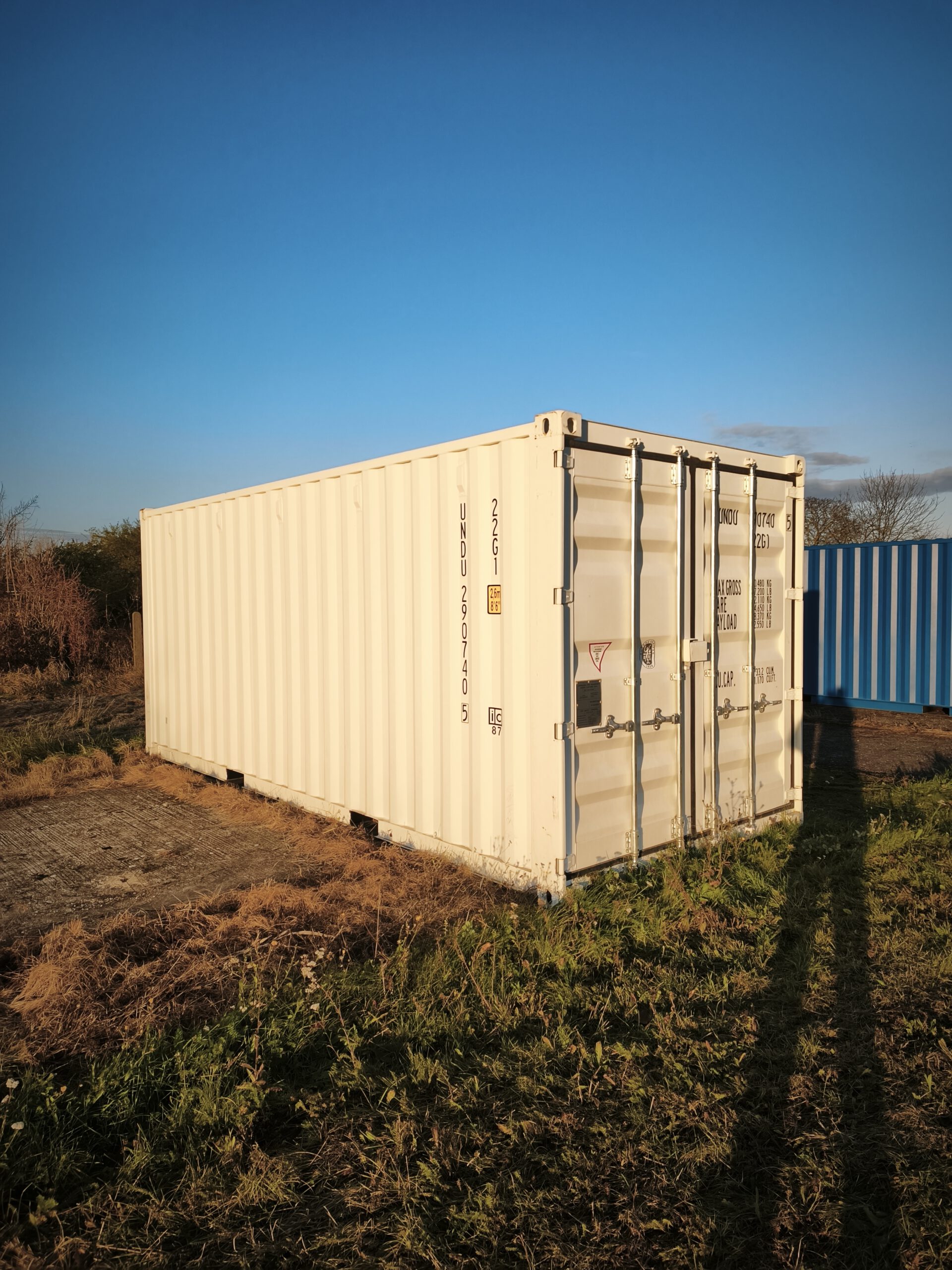 Ge&ouml;ffneter Seecontainer &ndash; Containerl&ouml;sungen von CONTAINION